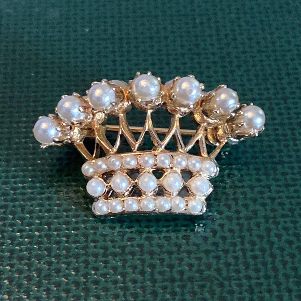 Vintage Mini Crown Brooch/Free Earrings